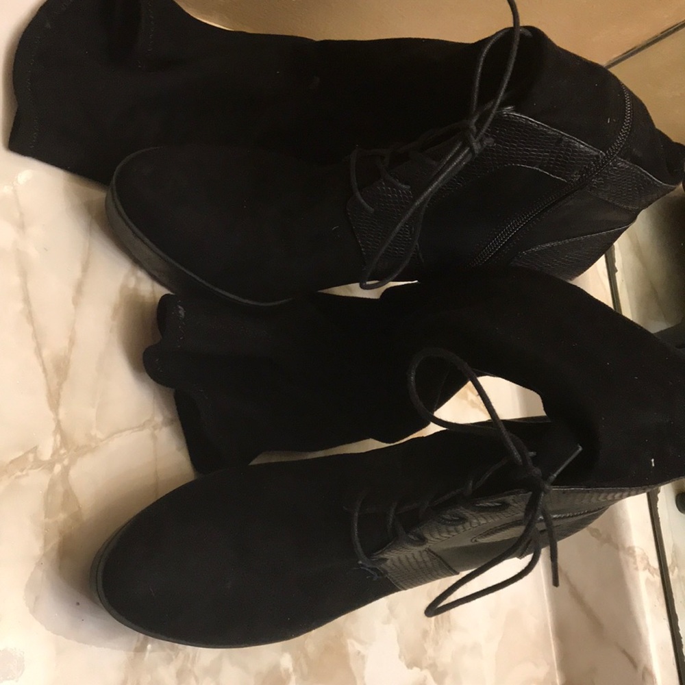 Heeled boots